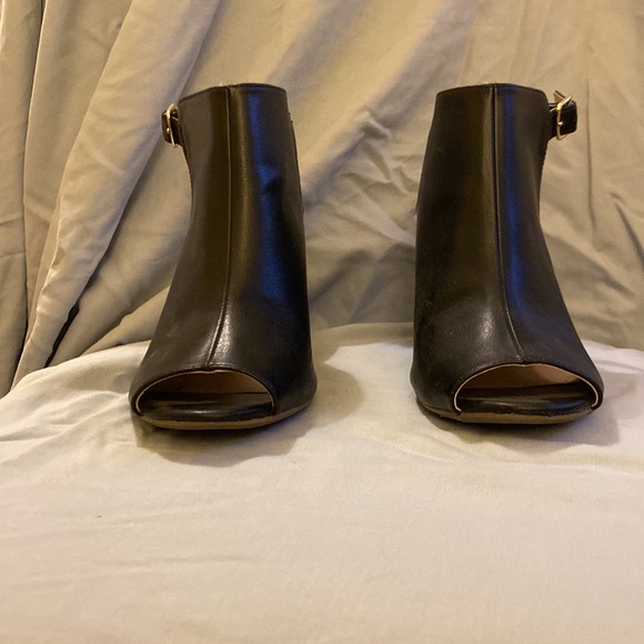 Black and Brown Open Toed Heels - Picture 2 of 9